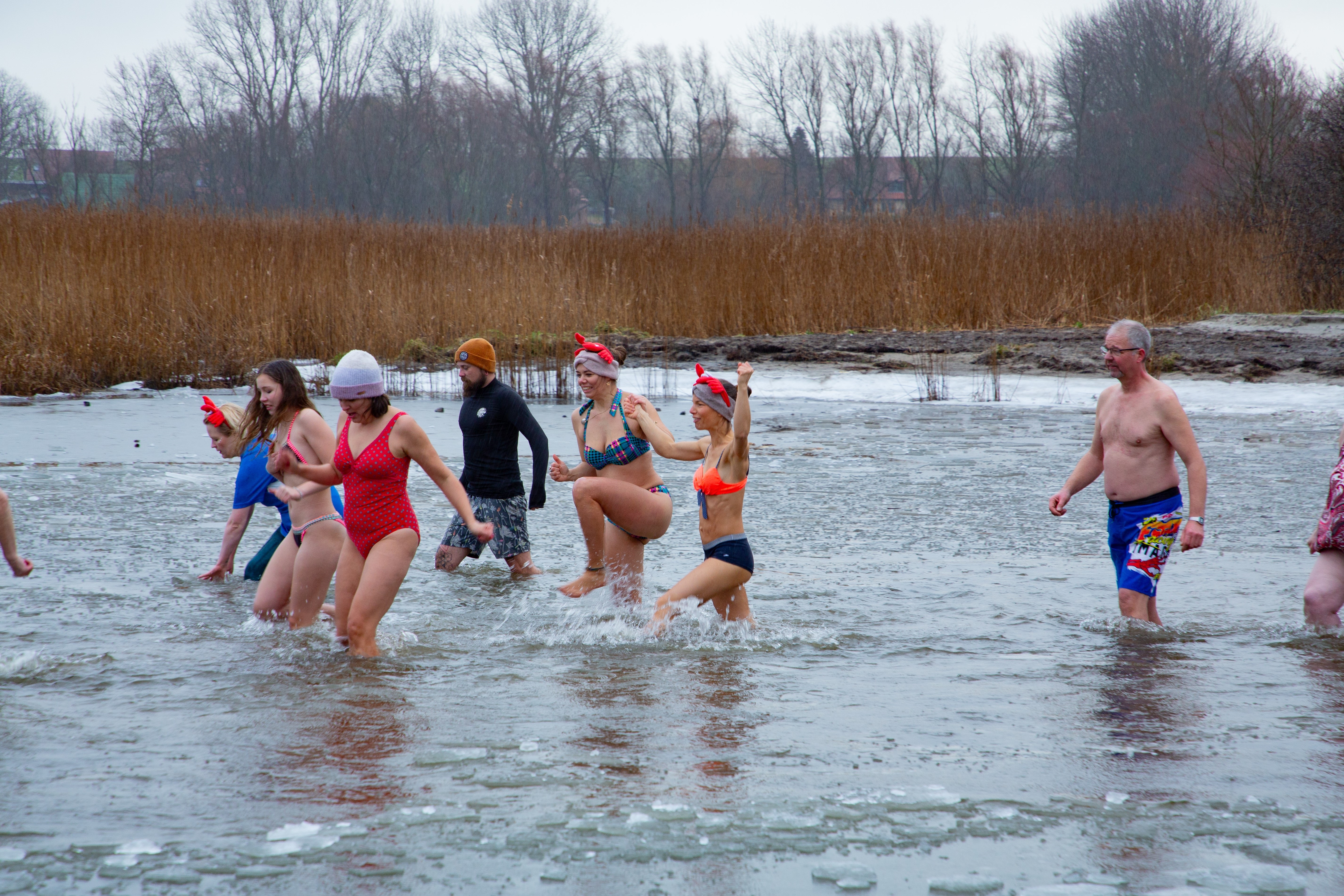 Eintauchen in Barth Glöwitz ins eiskalte Wasser des Boddens